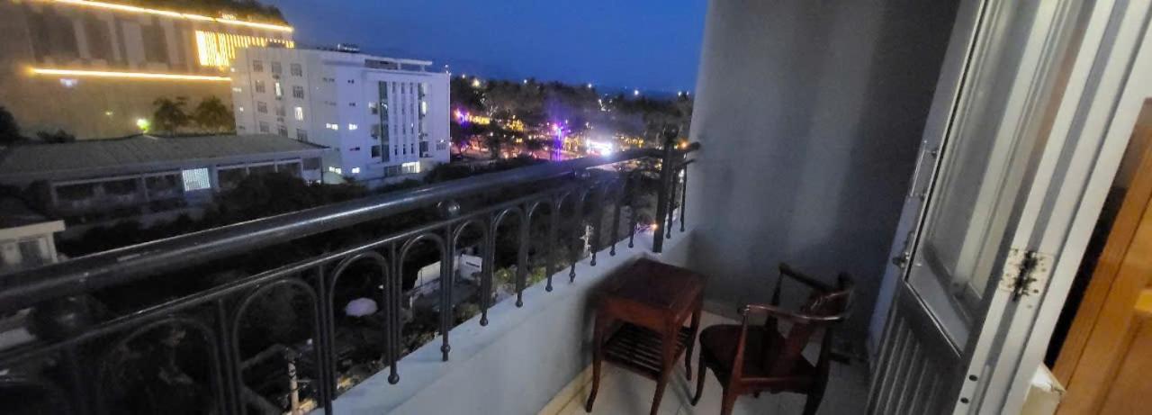 Tue Tinh Hotel Nha Trang Buitenkant foto