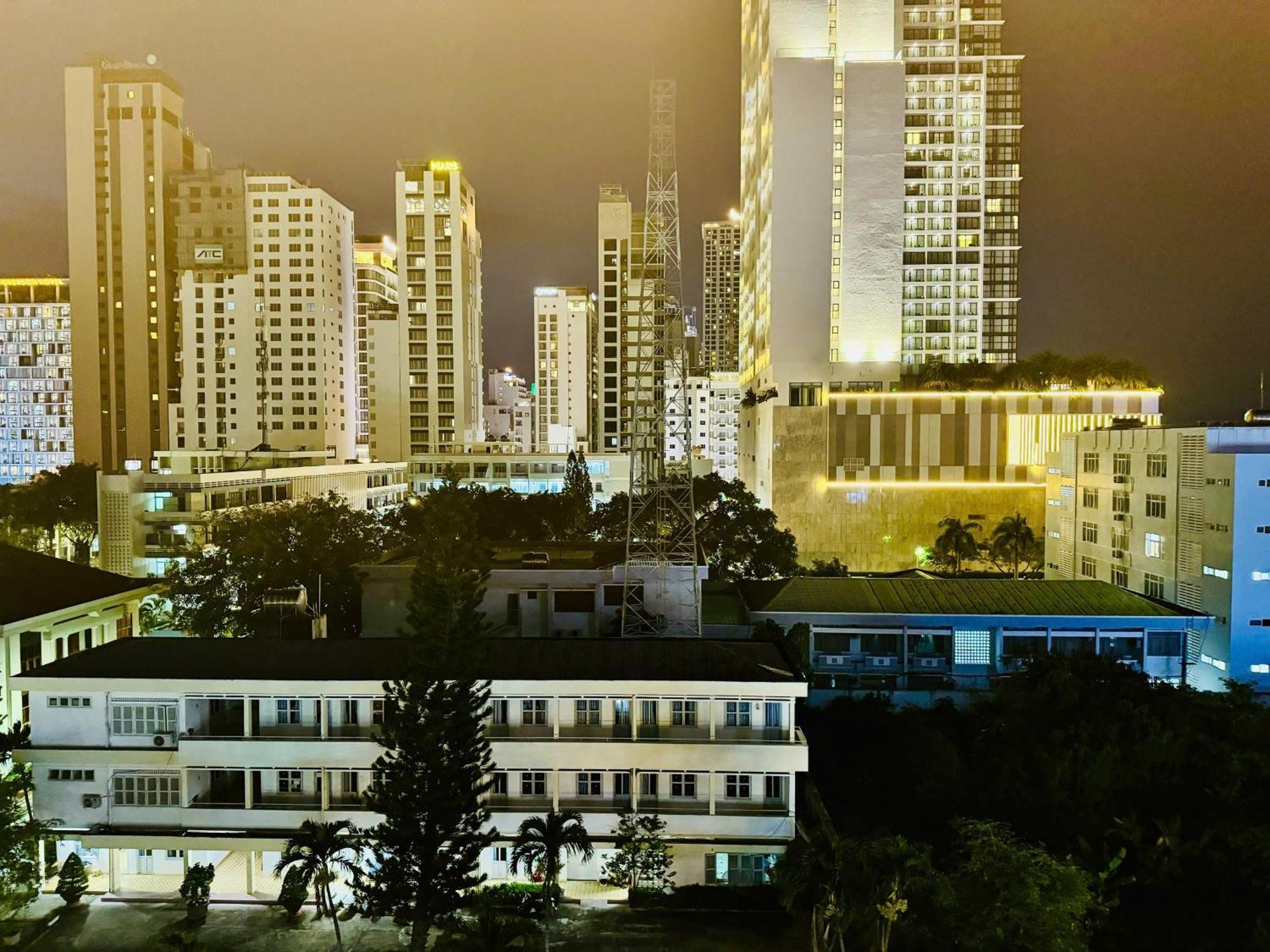 Tue Tinh Hotel Nha Trang Buitenkant foto